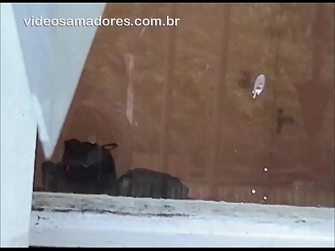 ❤️ Mutum mai katsawa yana kallon budurwarsa tare da wani saurayi, yana yin rikodin bidiyo mai ban tsoro ba tare da damun ma'auratan ba ️❌ Ingantacciyar batsa ❌️