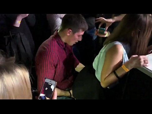 ❤️ Jima'i na gaske a gidan rawanin dare na Rasha. 'Yar kasar Rasha 'yar shekara 18 a cikin dubura da farji ta yi lalata da ita a wani gidan rawa na dare ️❌ Ingantacciyar batsa ❌️